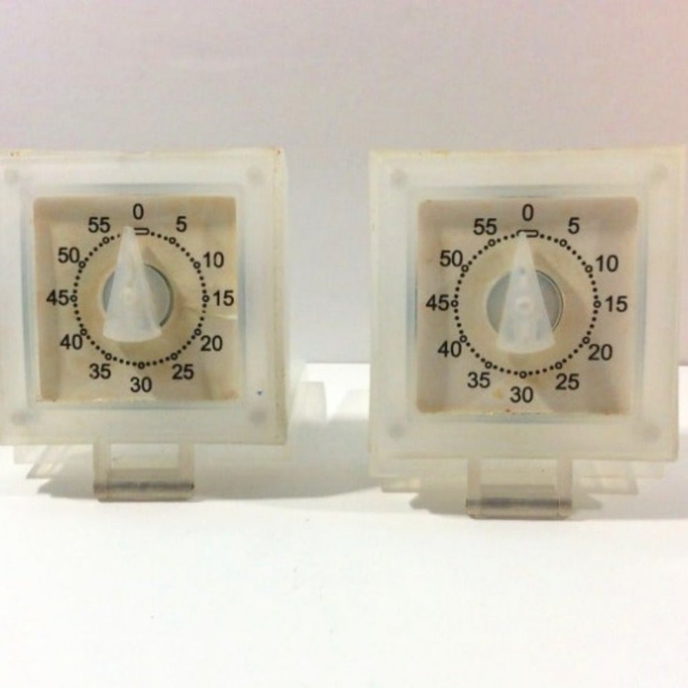 Set of 2 vintage Kitchen Timer clear mechanical